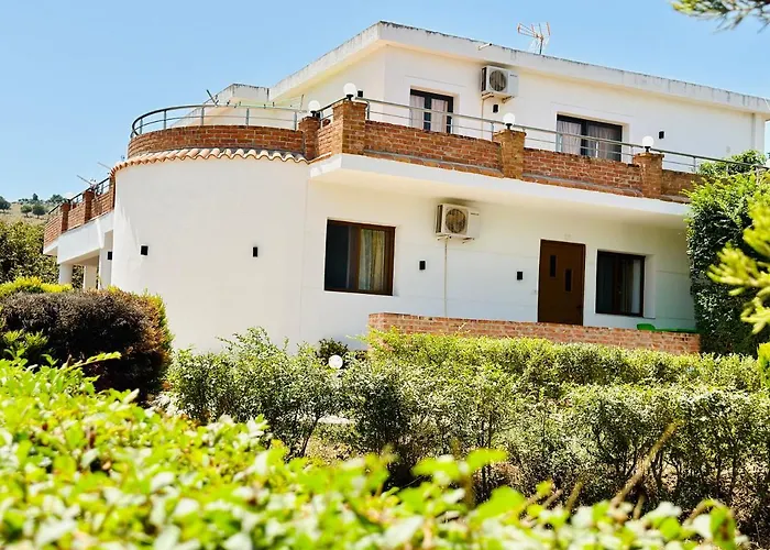 Vila Demiraj Ksamil Sarande